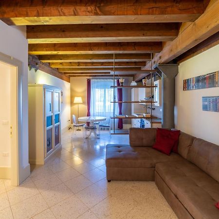 Youatmolino Canal View Apartment Венеция Экстерьер фото
