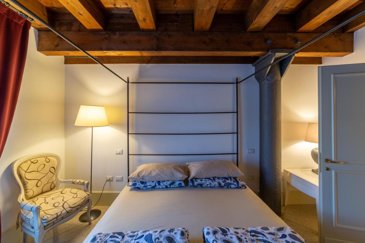 Youatmolino Canal View Apartment Венеция Экстерьер фото