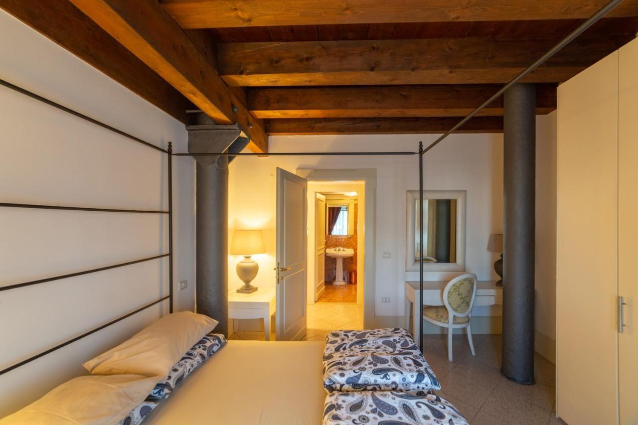 Youatmolino Canal View Apartment Венеция Экстерьер фото