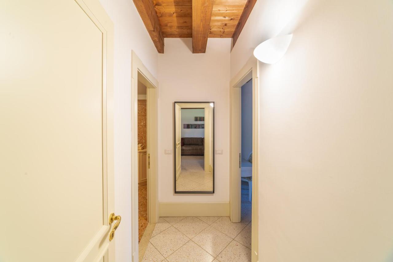 Youatmolino Canal View Apartment Венеция Экстерьер фото