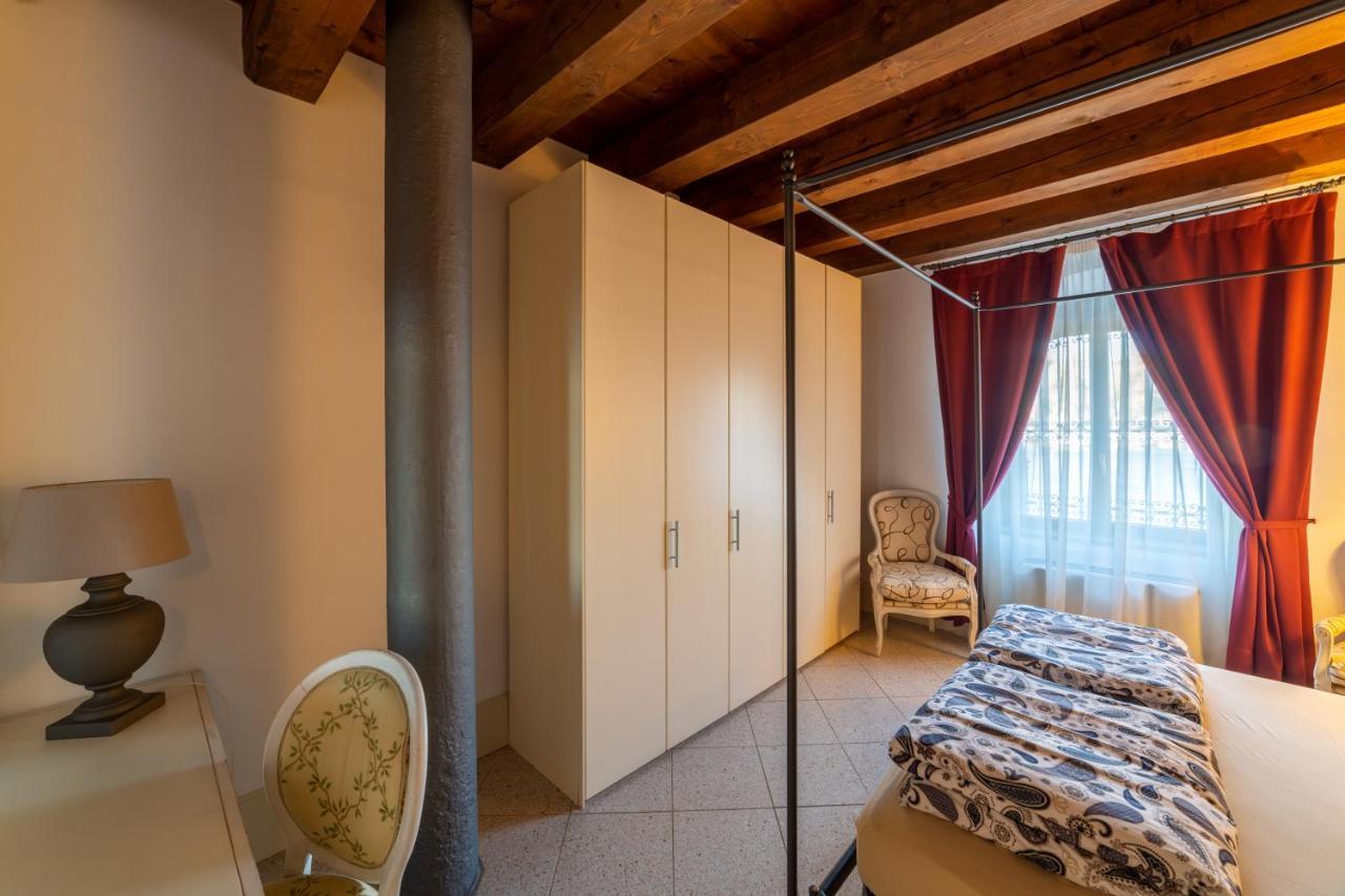 Youatmolino Canal View Apartment Венеция Экстерьер фото
