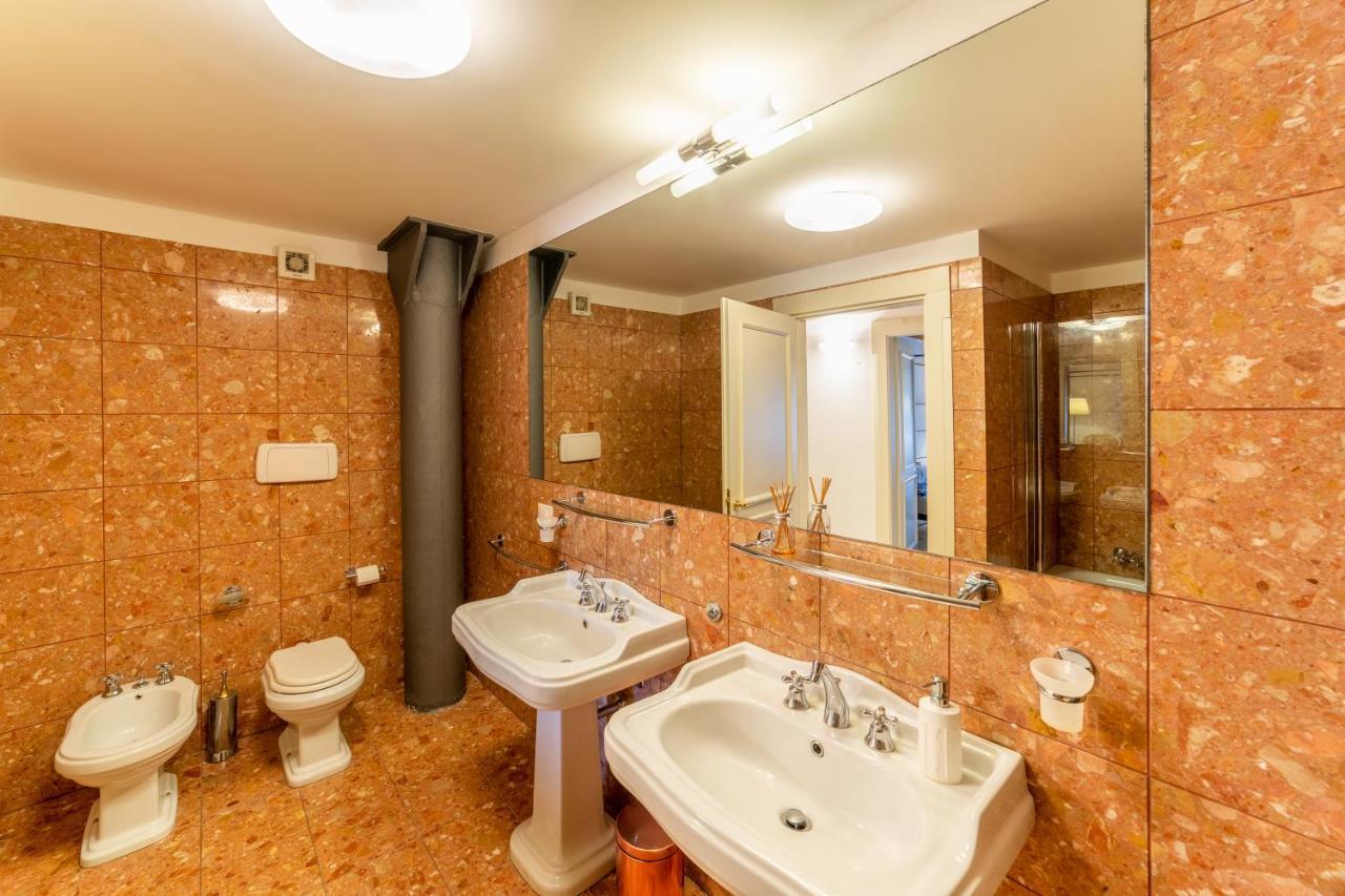 Youatmolino Canal View Apartment Венеция Экстерьер фото